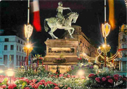 45 - Orléans - Place Du Martroi - Statue équestre De Jeanne D'Arc - Vue De Nuit - Blasons - CPM - Voir Scans Recto-Verso - Orleans