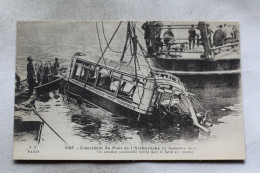 Paris 75, L'accident Du Pont De L'Archevêché, Un Omnibus Automobile Tombé Dans La Seine - Buses & Coaches