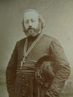 Photo CDV Disderi à Paris  Religieux Barbu Corpulent  Chapeau Sous Son Bras  Sec. Emp. CA 1865-70 - L445 - Oud (voor 1900)