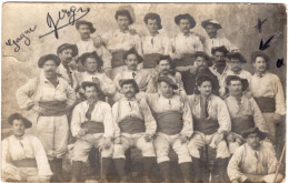 Carte Photo De Soldats Francais Du 6 éme Bataillon De Chasseur Alpin Dans Leurs Caserne - Guerre, Militaire