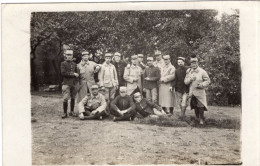 Carte Photo De Sous-officiers Et Soldats Francais Du 166 é Régiment D'infanterie A L'arrière Du Front En 14-18 - War, Military