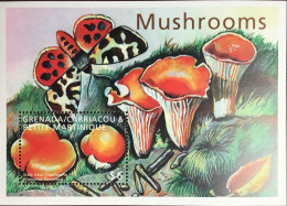 Grenada Grenadines 2000 Fungi Mushrooms Butterflies Minisheet MNH - Funghi