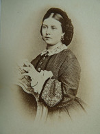 Photo Cdv Anonyme - Victoria Du R.U. Impératrice De Prusse épouse De Friedrich III Circa 1865 L437 - Antiche (ante 1900)