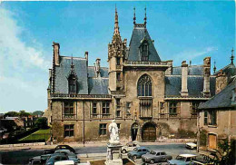 18 - Bourges - Le Palais Jacques Coeur - La Statue De Jacques Coeur - Automobiles - CPM - Voir Scans Recto-Verso - Bourges