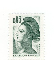 Liberté 0fr05 Vert Noir YT 2178a En GOMME MATE. Pas Courant, Voir Le Scan. Cote YT : 4 €, Maury N° 2183a : 4 €. - Unused Stamps