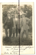 Carte Photo. CPA. D69. LYON SAINT CLAIR . Personnages Qui Posent Pour La Photo, Soldats, Jardin, - Autres & Non Classés