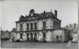 72 CHATEAU DU LOIR (Sarthe) La Mairie -circulé 1948 Edit MARCO Dupont N° 2 (animée-voitures Anciennes) - Chateau Du Loir