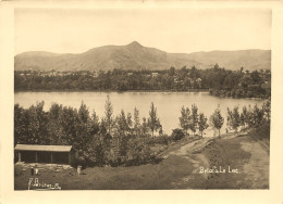 Betafo , Madagascar * Un Coin Du Village Et Le Lac * Photo Ancienne 18x13cm - Madagaskar