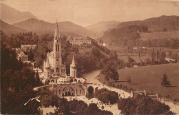 CPA France Lourdes La Basilique - Lourdes