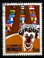 MONACO    -   1977 .    Y&T N° 1120 Oblitéré.  Cirque  /  Clown   /  Drapeaux - Gebraucht