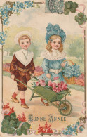 CPA - Illustrateur  - Style Viennoise- Enfant  - Gaufrée - Avant 1900