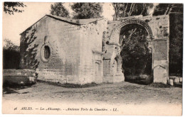 CPA 13 - ARLES (Bouches Du Rhône) - 46. Les Aliscamps, Porte Du Cimetière - LL - Arles