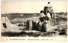 44 - T26338CPA - LES MARAIS SALANTS - Chargement Du Sel - Mise En Sac - Très Bon état - LOIRE-ATLANTIQUE - Other & Unclassified