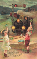 N°25026 - Carte Fantaisie Gaufrée - Gelukkig Nieuwjaar - Enfants Saluant Un Train - Neujahr