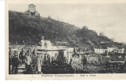 55 - DUN A. Maas - Guerre 1914-15 - Kreigsschauplatz - (une Rue - Animée - Carte Allemande - War 1914-18