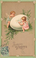 N°25029 - Carte Fantaisie Gaufrée - Joyeuses Pâques - Angelots Peignant Un Oeuf - Easter