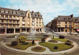 61 - Flers De L'Orne - Place Centrale Et Route De Paris - Flers