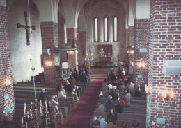 ÉGLISE Christianisme Religion Vintage Carte Postale CPSM #PBQ234.FR - Iglesias Y Las Madonnas