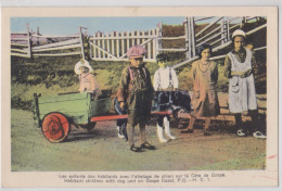 Les Enfants Des Habitants Avec L'Attelage De Chien Sur La Côte De Gaspé Dog Cart Charrette à Chien Québec Canada - Gaspé