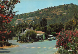 Aiguebelle Plage , Le Lavandou * Le Carrefour - Le Lavandou