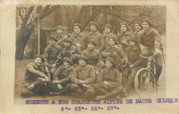 CARTE PHOTO MILITAIRES HONNEURS A NOS CHASSEURS ALPINS DE HAUTE SILESIE ( CYCLISTE ACCORDEON ...) - Polonia