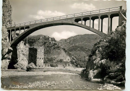 DALUIS Le Pont De La Faye Et Le Haut Village  SS 1304 - Autres & Non Classés