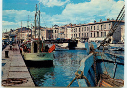 SETE Le Chalutier ALIJAC Devant Le Magasin De Fournitures Marines  SS 1331 - Sete (Cette)