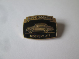 Insigne Russe Vers 1970 Avec Voiture Moskvich 408/Russian Badge 1970s With Moskvich 408 Car,size=27x20 Mm - Other & Unclassified