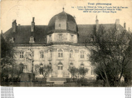 D54  TOUL  Jardin De L' Hôtel De Ville Et Façade Sud De L' Ancien Palais Episcopal  ..... - Toul