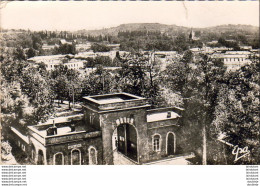 ALGERIE  MEDEA  Vue Générale Et La Caserne    (des Spahis ?) - Médéa