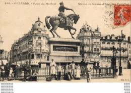 D45  ORLEANS  Place Du Martroi- Statue Jeanne D' Arc   ..... - Orleans