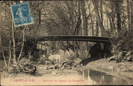 CPA Lagny Seine Et Marne, Innenraum Des Platzes, La Passerelle - Autres & Non Classés