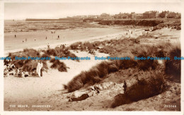 R076065 The Beach. Seahouses. W. R. Tarbit. RP. The Seal Of Artistic Series - Mondo