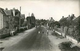 28* LA BAZOCHE GOUET  Route De La Chapelle  CPSM(9x14cm)      RL02,0604 - Autres & Non Classés