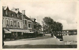 77* SAMOIS SUR SEINE Quai De La Republique  (CPSM 9x14cm)   RL07.0813 - Samois