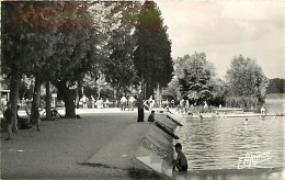 77* MONTEREAU La Plage  (CPSM 9x14cm)   RL07.0929 - Montereau