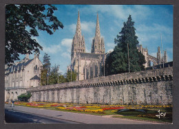 084669/ QUIMPER, Les Remparts De La Cathédrale - Quimper