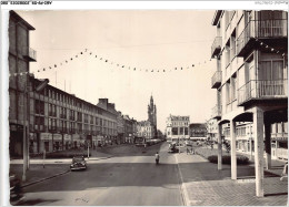 AGIP9-59-0687 - DOUAI - Place D'armes  - Douai