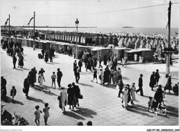 AGIP7-59-0531 - MALO-LES-BAINS - La Digue Promenade Et La Plage  - Malo Les Bains