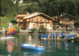 11467103 Iseltwald Chalet Du Lac Brienzersee Schlauchboot Windsurfen Badesteg Is - Sonstige & Ohne Zuordnung