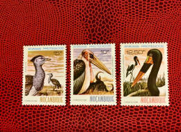 MOZAMBIQUE 1981 3v Neuf MNH ** YT 793 / 795 Pájaro Bird Pássaro Vogel Ucello Oiseau MOÇAMBIQUE - Pelícanos