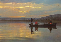 *CPM - Côte Méditerranéenne - Crépuscule - Barque Sur Un étang - Contre La Lumière