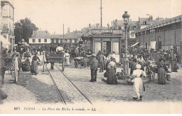 TOURS - La Place Des Halles Le Samedi - Très Bon état - Tours