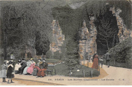 PARIS - Les Buttes Chaumont - La Grotte - Très Bon état - Parcs, Jardins
