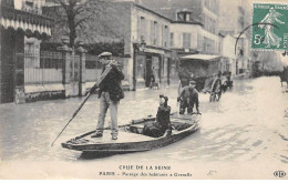 PARIS - Crue De La Seine - Passage Des Habitants à Grenelle - Très Bon état - La Crecida Del Sena De 1910