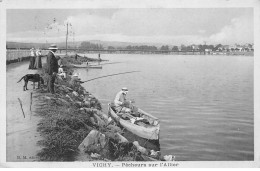 VICHY - Pêcheurs Sur L'Allier - Très Bon état - Vichy