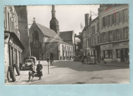 VILLERS-COTTERETS CARREFOUR PARIS SOISSONS ET L'EGLISE - Villers Cotterets