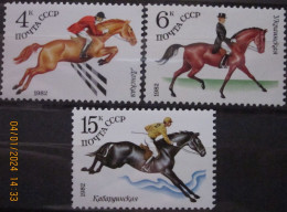 RUSSIA ~ 1982 ~ S.G. NUMBERS 5203 - 5205, ~ HORSES. ~ MNH #03626 - Nuovi