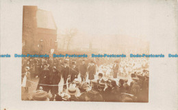 R079802 Many People. Old Photography. Unknown Place. Postcard - Monde