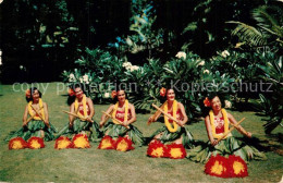 72944238 Honolulu Native Hula Girls In A Garden Of White Plumeria - Sonstige & Ohne Zuordnung